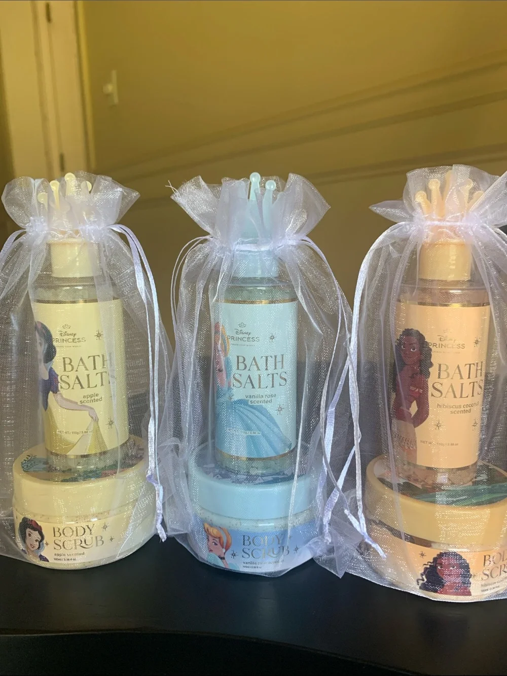 Disney Princess Luxurious Mini Bath Set - Body Scrub & Bath Salts - Choose 1 Set